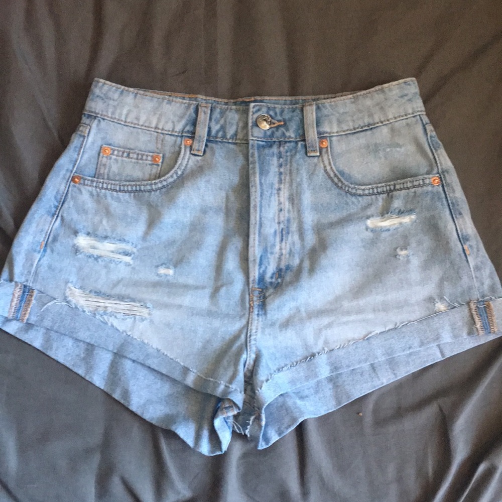 blue light wash shorts